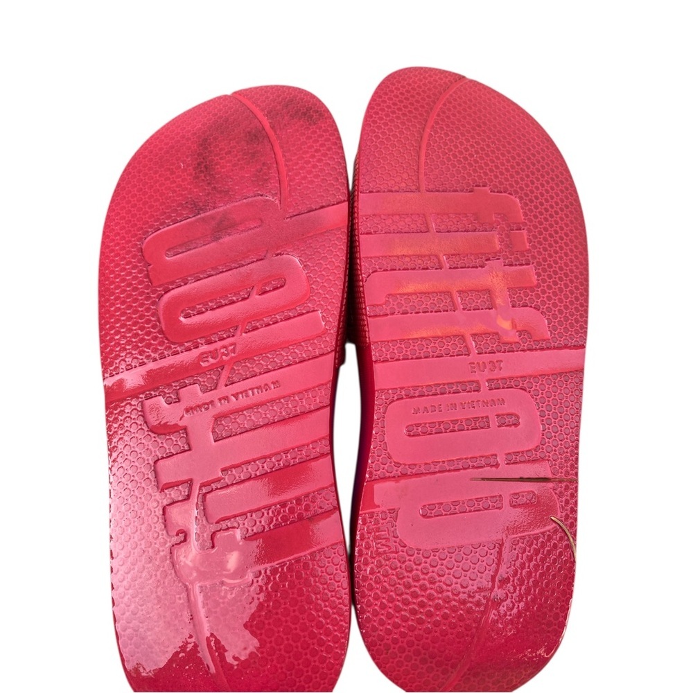 FitFlop Red Slide Sandals for Casual Comfort - Picture 5 of 6